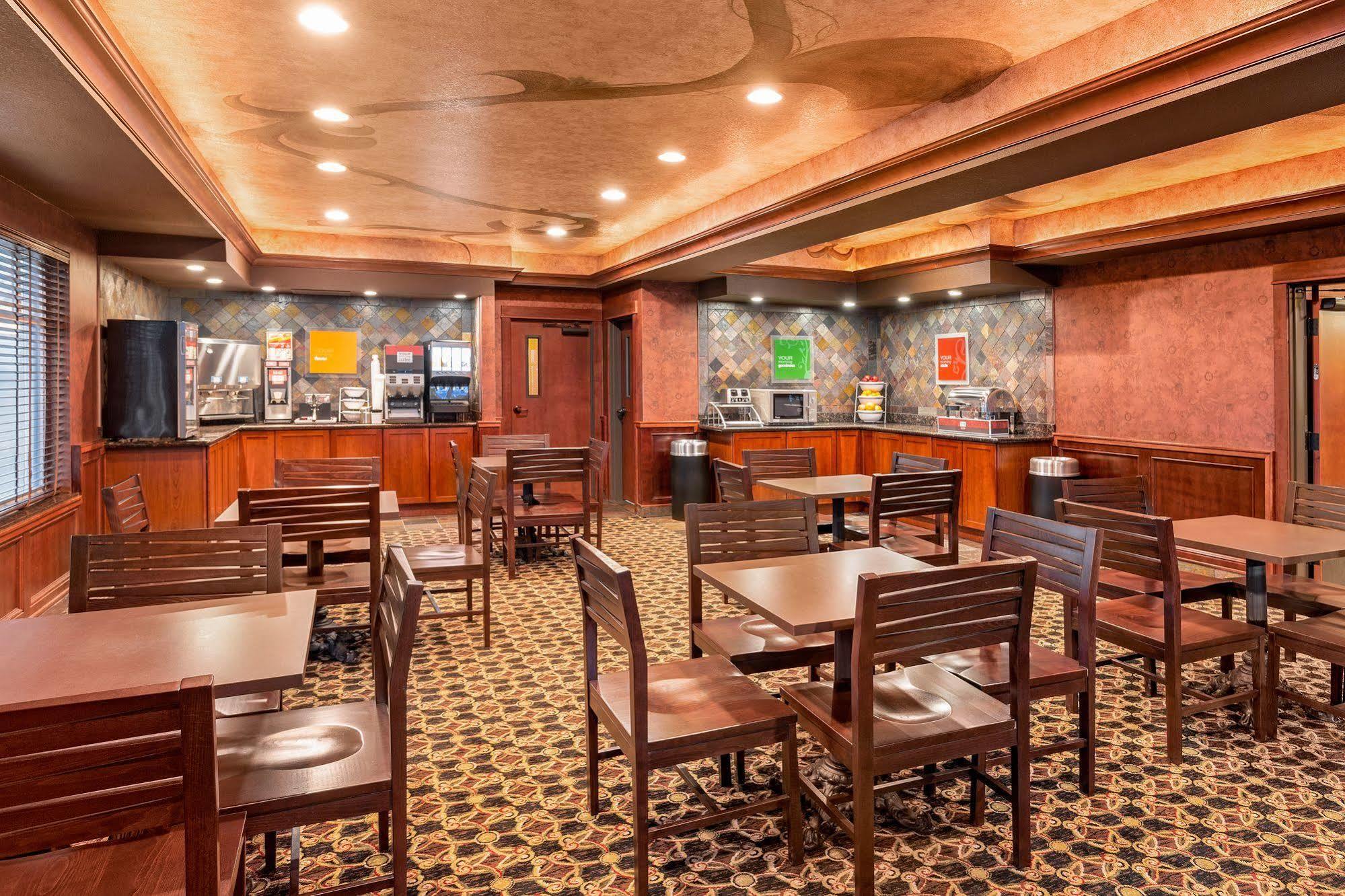Comfort Suites Moses Lake Exterior foto