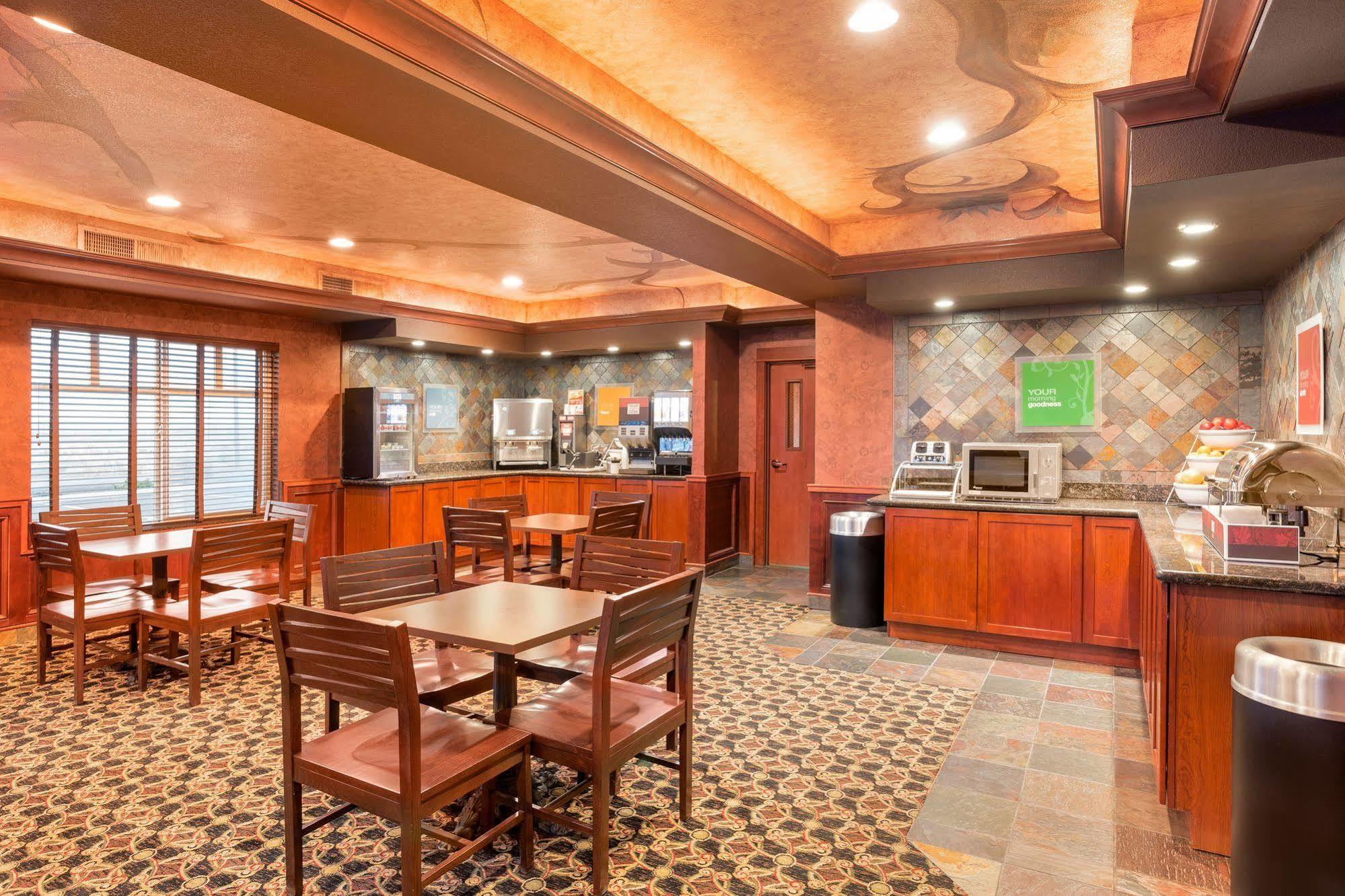 Comfort Suites Moses Lake Exterior foto