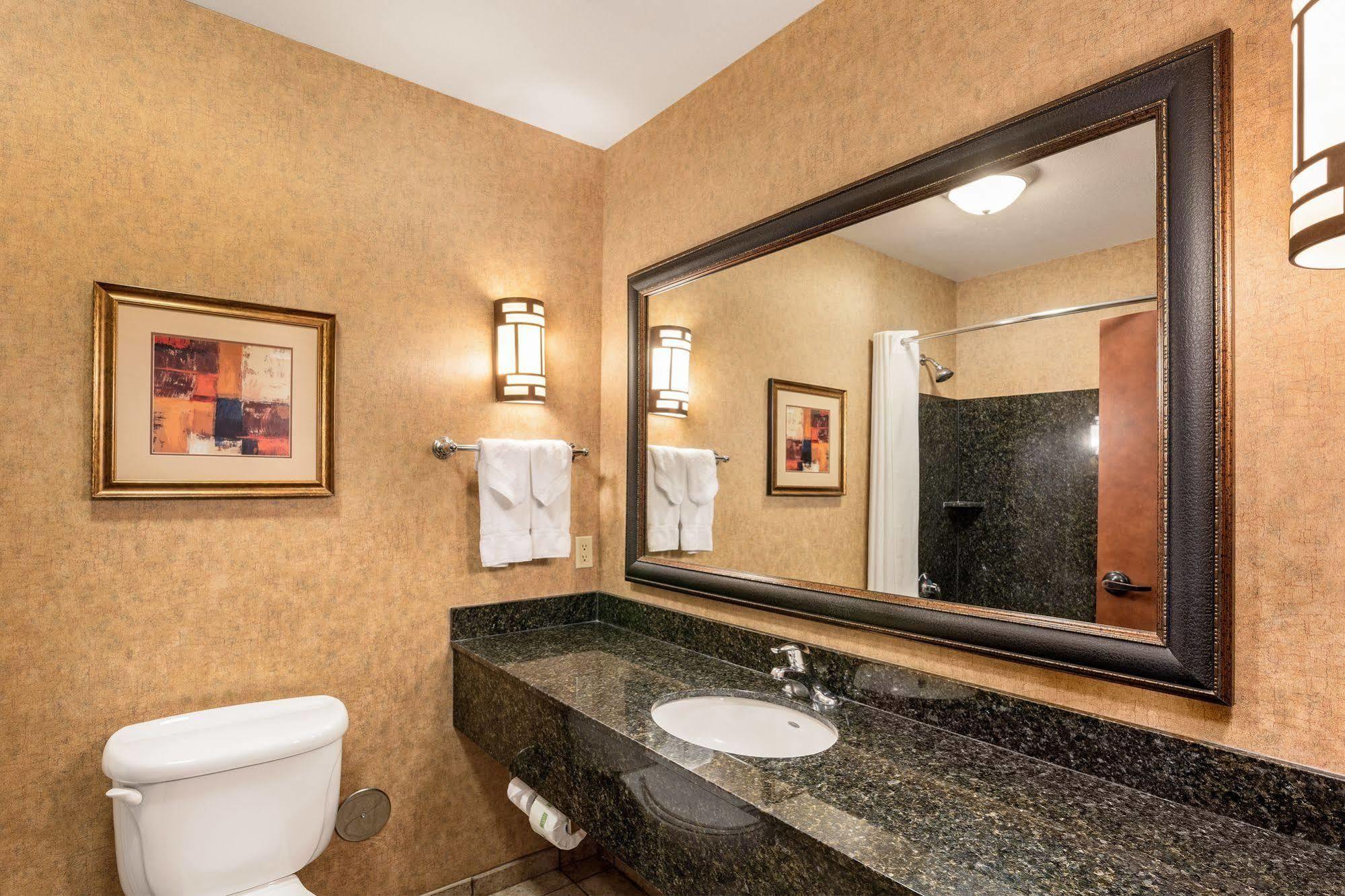 Comfort Suites Moses Lake Exterior foto